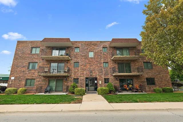 $145,000 | 1940 183rd Street, Unit 1C, Homewood, IL 60430