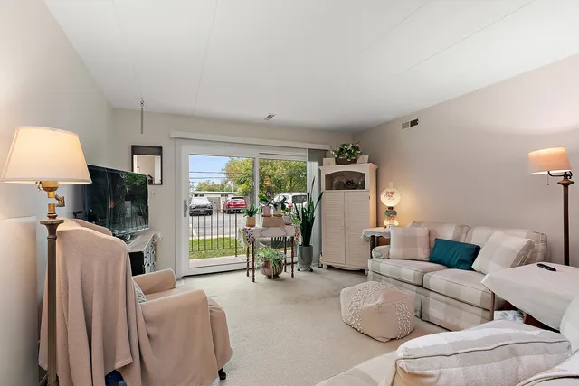 $145,000 | 1940 183rd Street, Unit 1C, Homewood, IL 60430