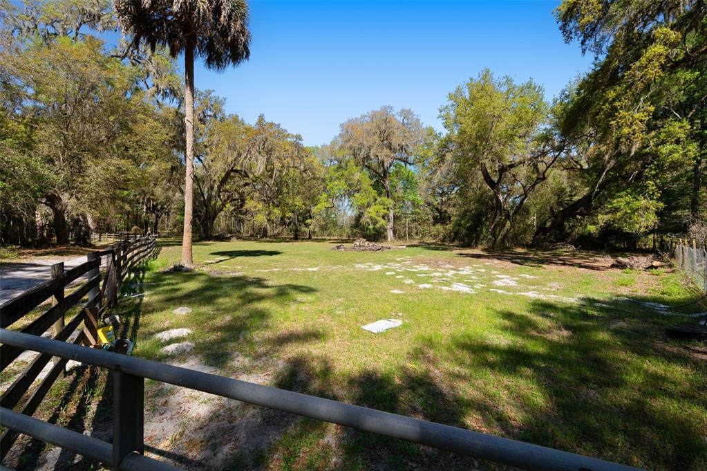 15311 Southwest 107th Street Archer, FL 32618 - Photo 3 of 58