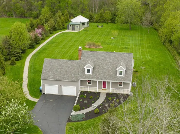 $995,000 | 95 Willowbrook Avenue, Stratham, NH 03885