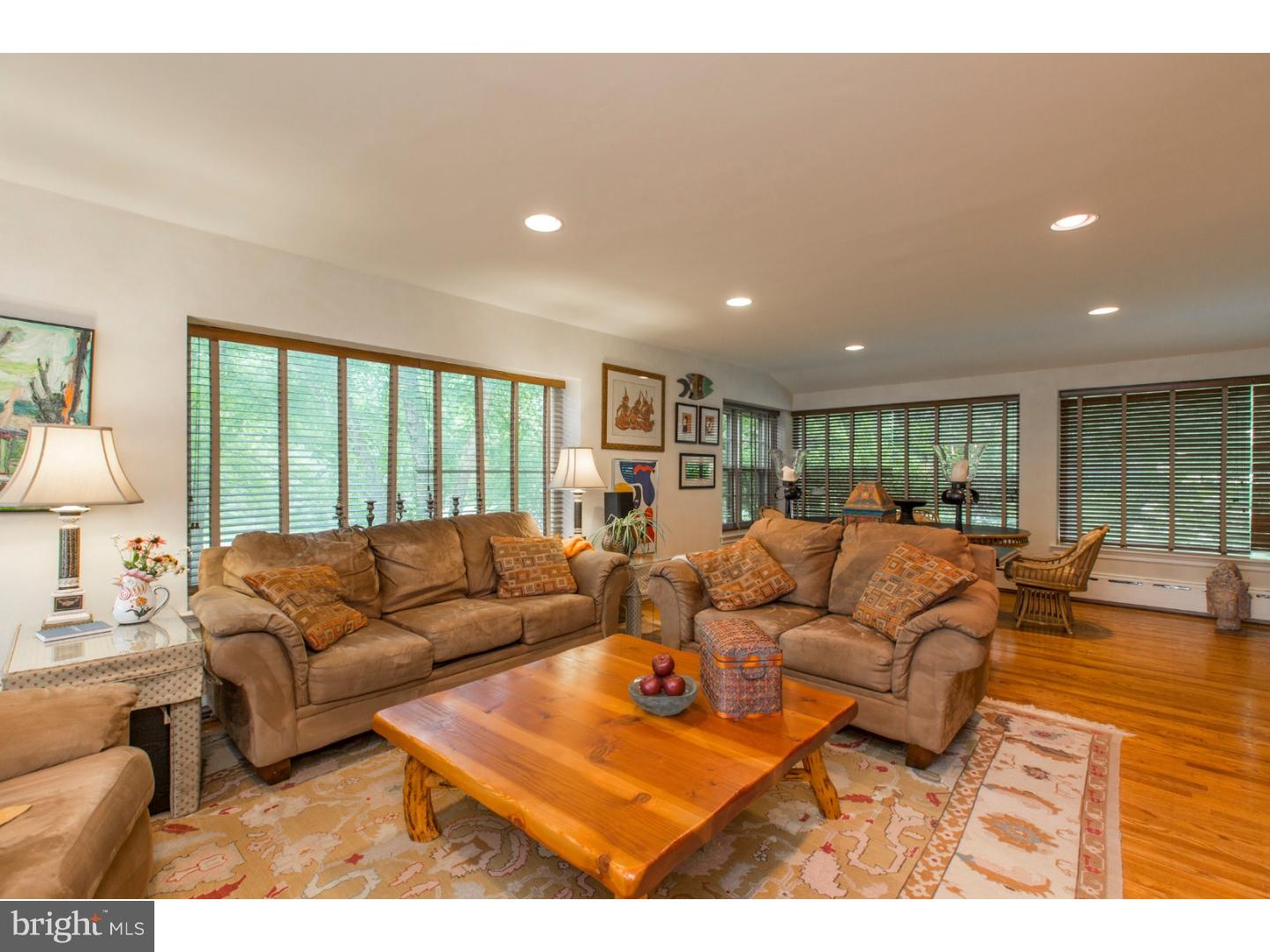 1070 Mill Rd Circle Jenkintown, PA 19046 - Photo 6 of 25