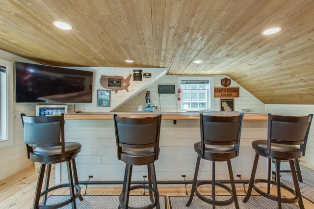 $1,395,000 | 245 North Road, Deerfield, NH 03037