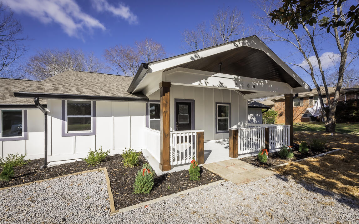2509 Hamill Road Hixson, TN 37343 - Photo 4 of 30 DSC_7899
