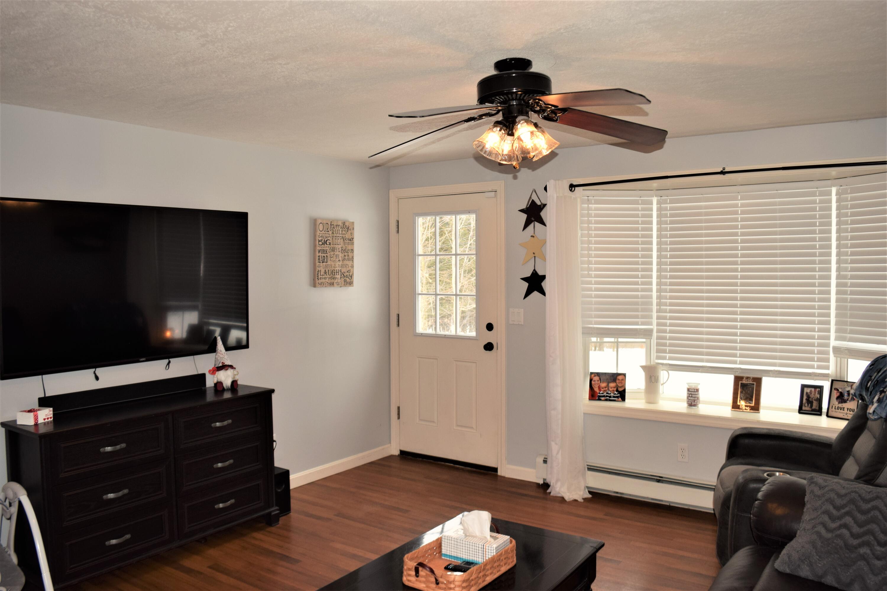 34 Highland Pines Road Bridgton, ME 04009 - Photo 8 of 20 Livingroom