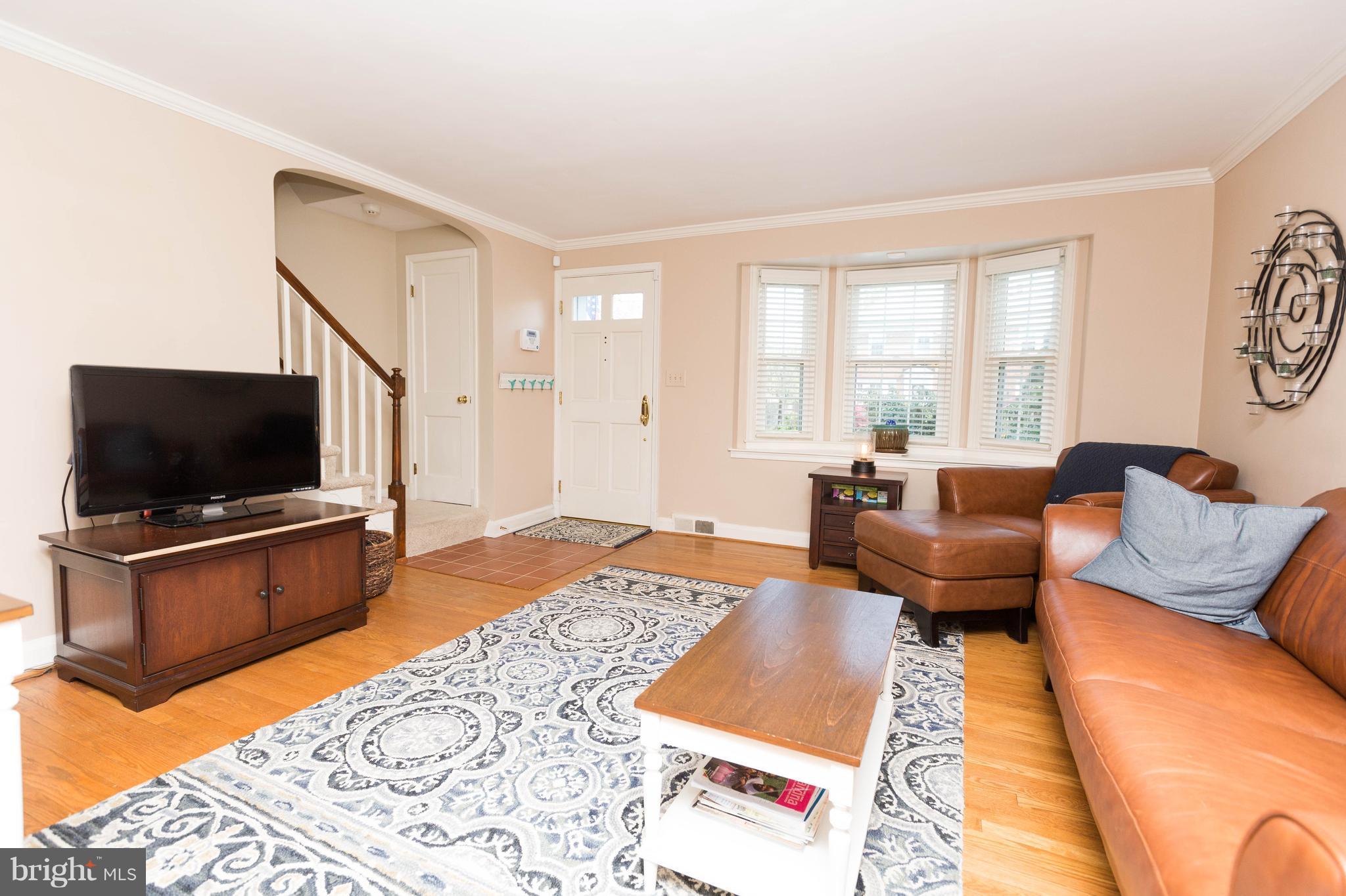 133 Hopkins Road Baltimore, MD 21212 - Photo 3 of 25 Bay window