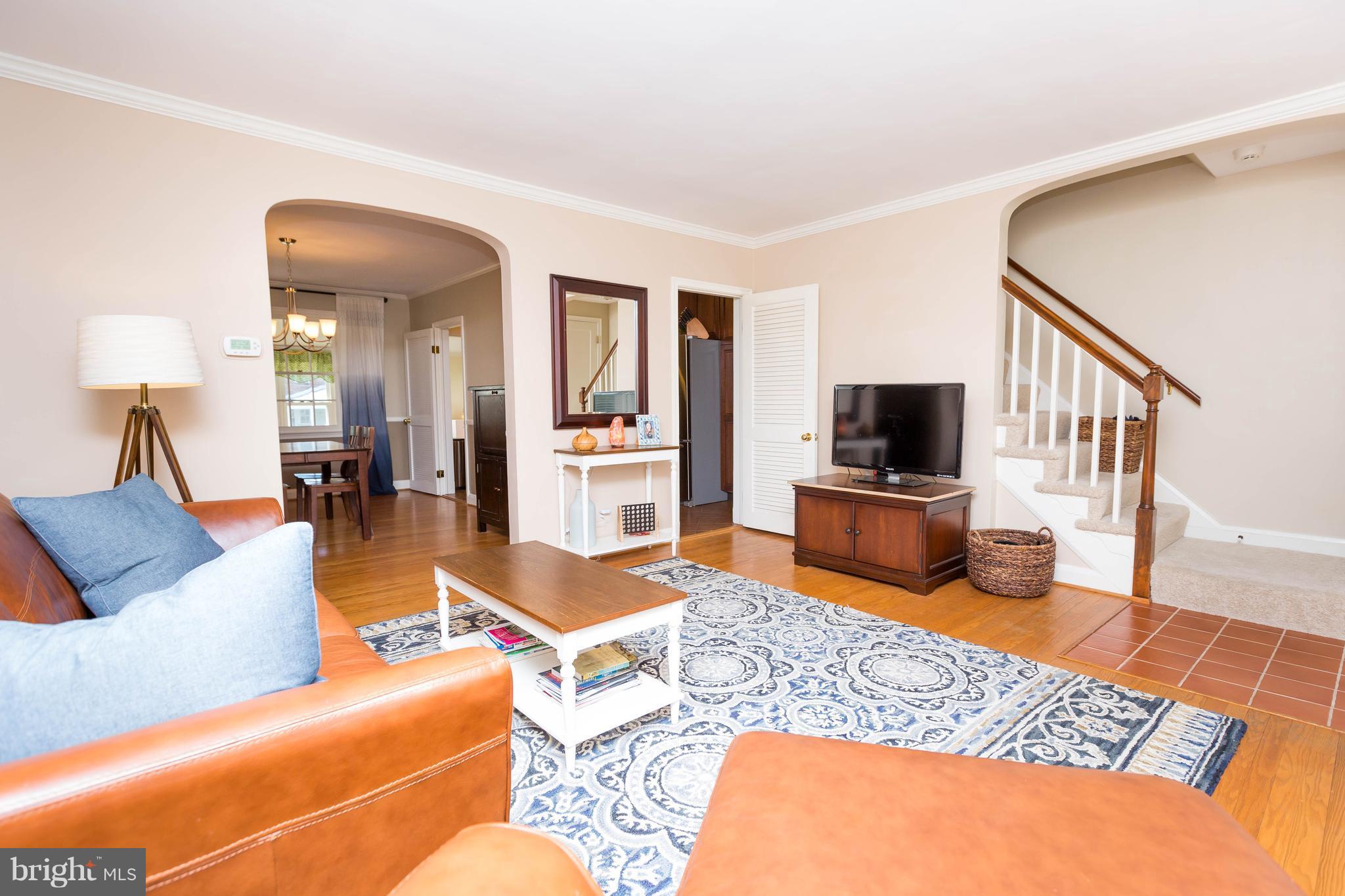 133 Hopkins Road Baltimore, MD 21212 - Photo 4 of 25 Living Room