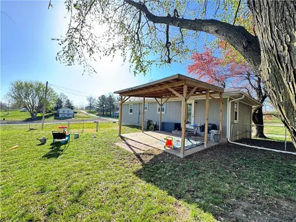 $190,000 | 104 East Ohio Street, Highland, KS 66035