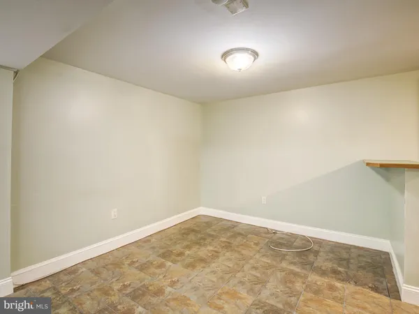 $1,500 | 4008 Illinois Avenue Northwest, Washington, DC 20011
