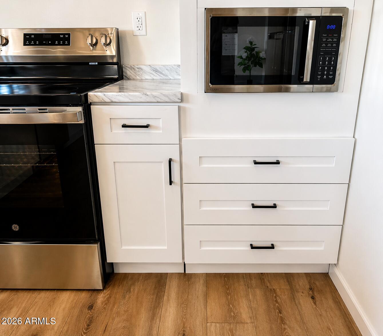 6735 North 16th Street, Unit 4 Phoenix, AZ 85016 - Photo 19 of 27 6735_Kitchen344_E