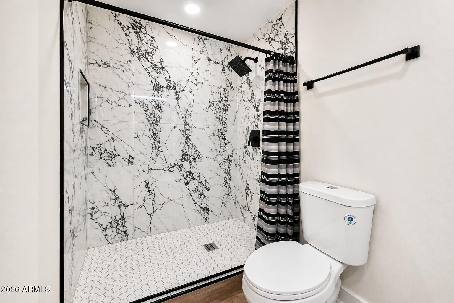 6735 North 16th Street, Unit 4 Phoenix, AZ 85016 - Photo 4 of 27 6735_Bathshower_E