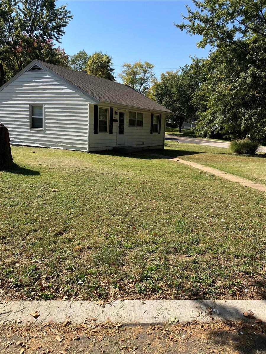 300 Estridge Road St. Louis, MO 63137 - Photo 2 of 12 Gallery Image 2