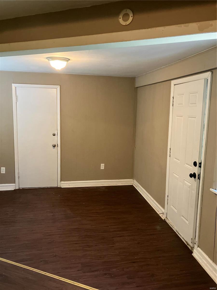 300 Estridge Road St. Louis, MO 63137 - Photo 4 of 12 Gallery Image 4