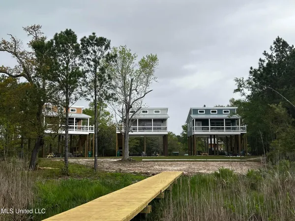 $995,000 | 6191 Clermont Boulevard, Bay St. Louis, MS 39520