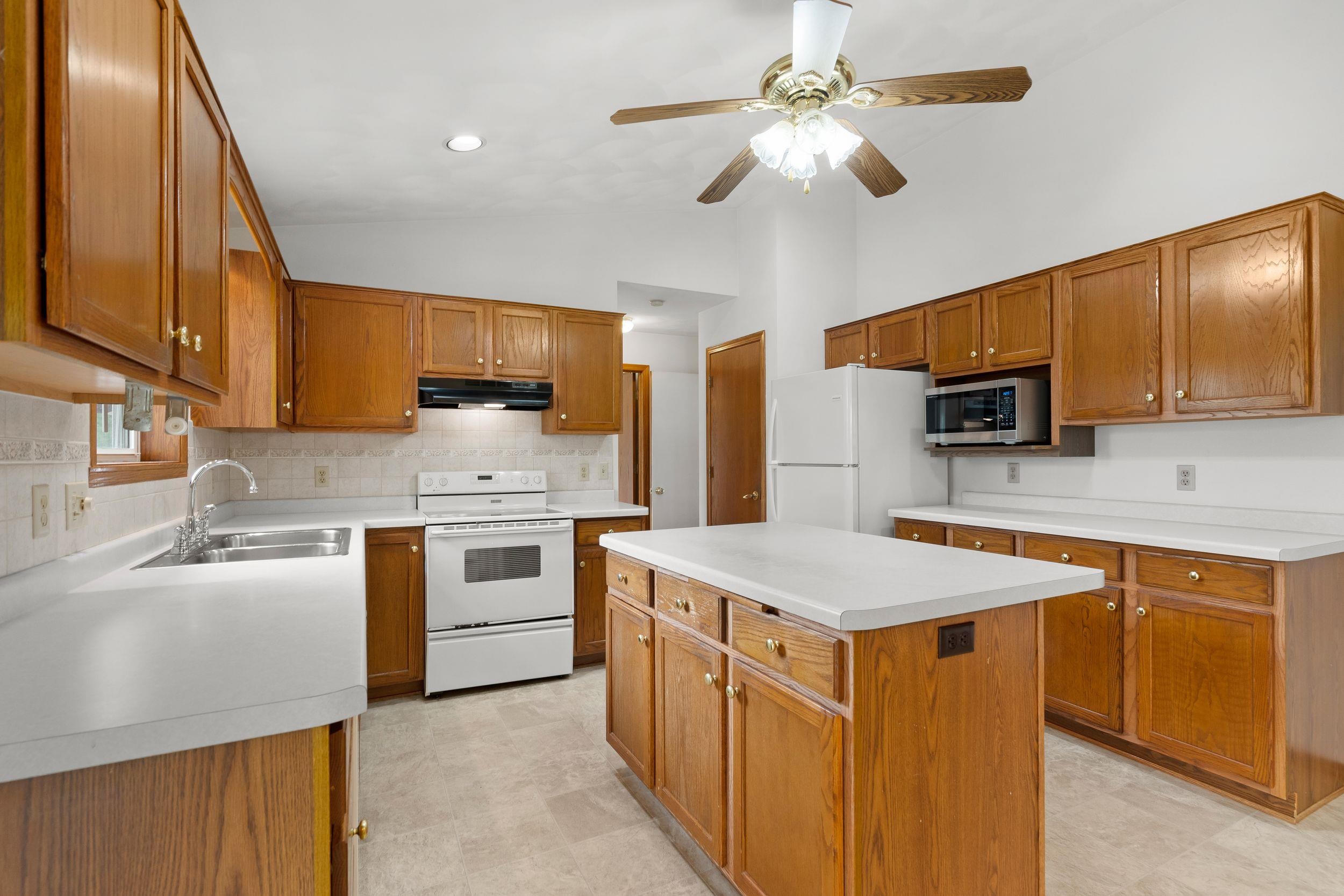 N162 Hopfensperger Road Appleton, WI 54915 - Photo 7 of 45