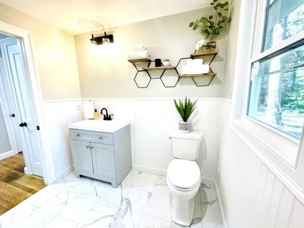 11 Greenwich Road Norwood, MA 02062 - Photo 13 of 20 Gallery Image 13