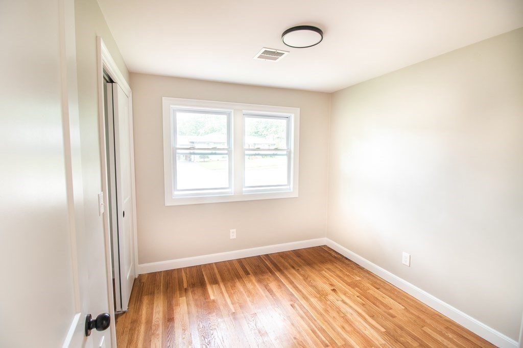 11 Greenwich Road Norwood, MA 02062 - Photo 16 of 20 Gallery Image 16