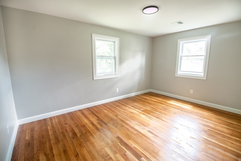 11 Greenwich Road Norwood, MA 02062 - Photo 17 of 20 Gallery Image 17