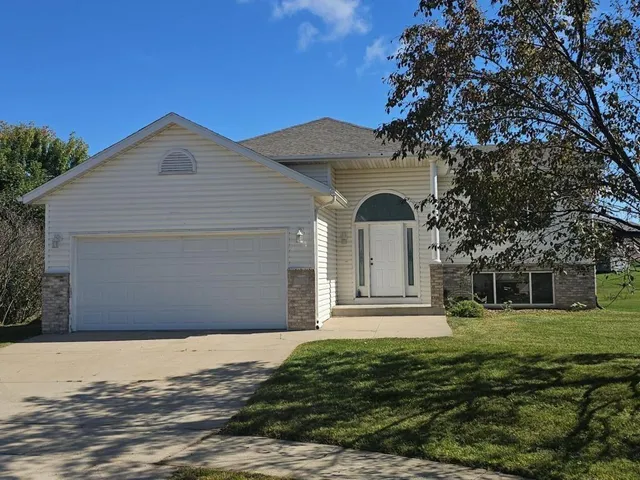 $2,300 | 6372 Bandel Lane Northwest, Rochester, MN 55901