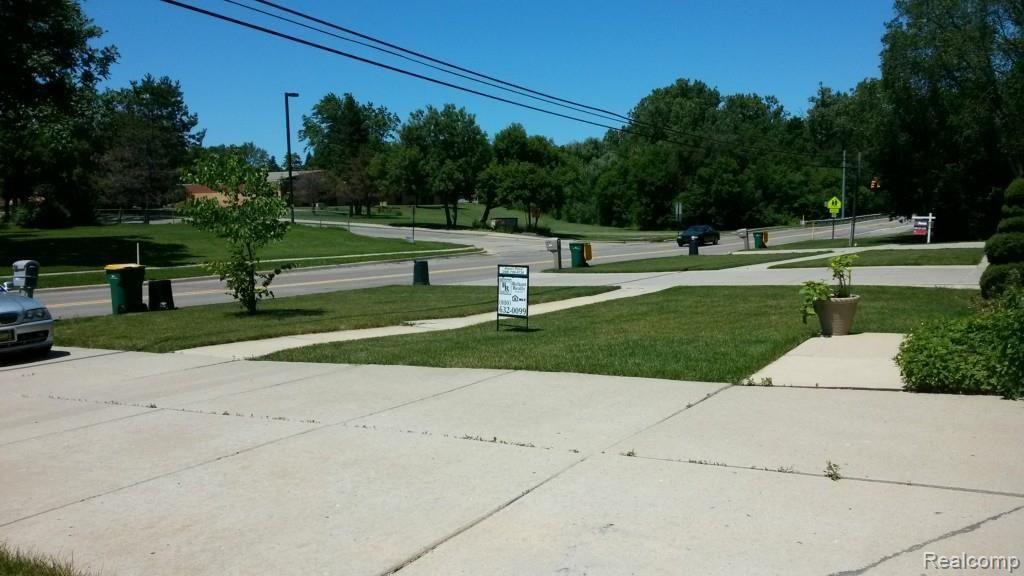 21154 Gill Road Farmington Hills, MI 48335 - Photo 11 of 37