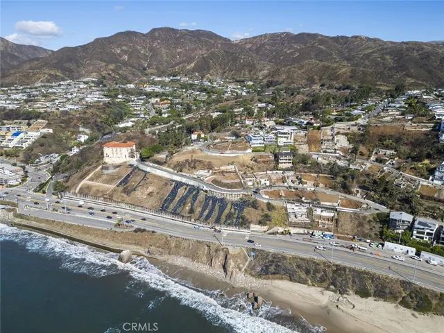 $1,590,000 | 17900 Porto Marina Way, Pacific Palisades, CA 90272