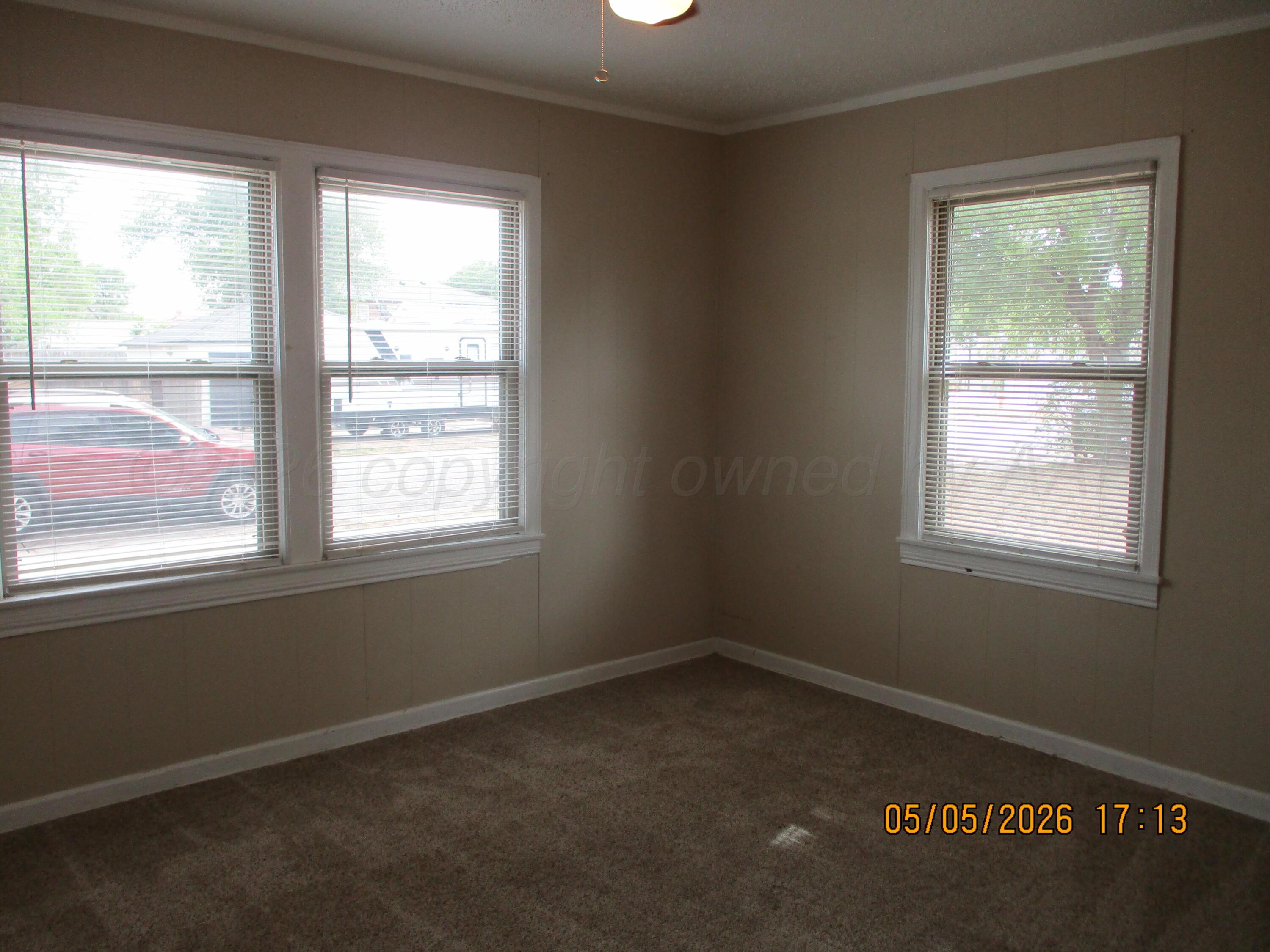 1404 Southwest 13th Avenue Amarillo, TX 79102 - Photo 3 of 8 Room 1