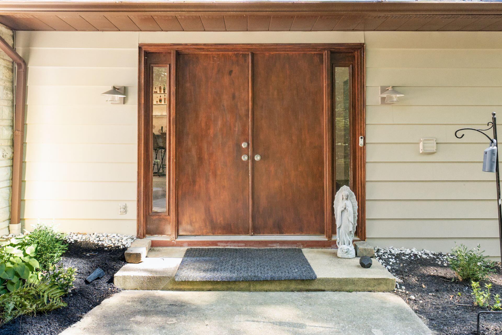 4610 Red Bank Road Galena, OH 43021 - Photo 8 of 88 Welcoming Front Patio with double door entry/