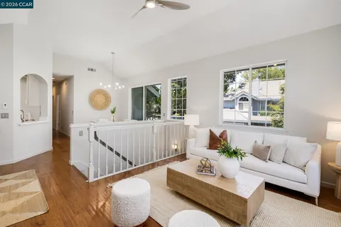 $930,000 | 15 Danville Oak Place, Danville, CA 94526