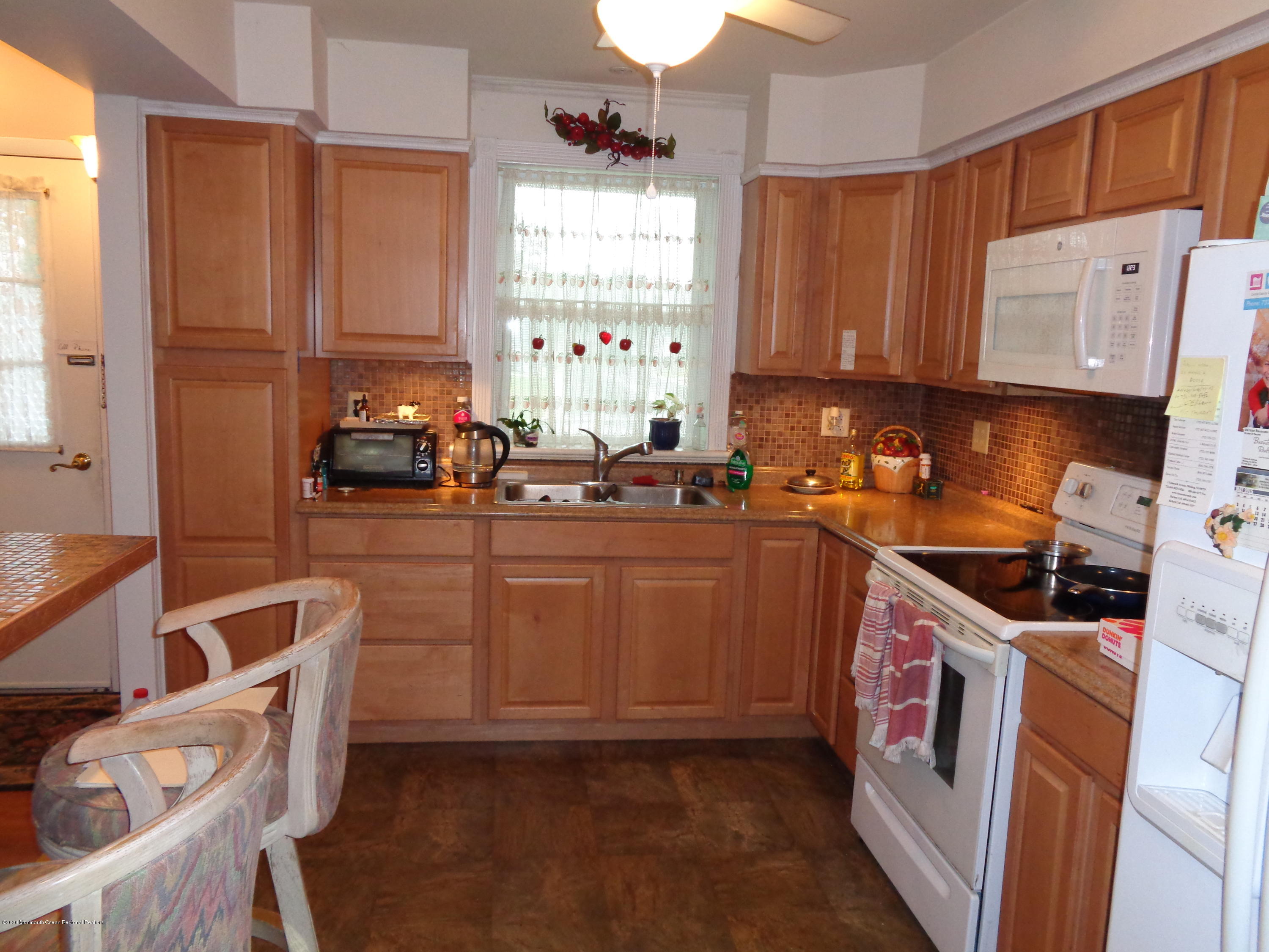 30 Hartford Road Whiting, NJ 08759 - Photo 7 of 16 30 Hartford Inside 014