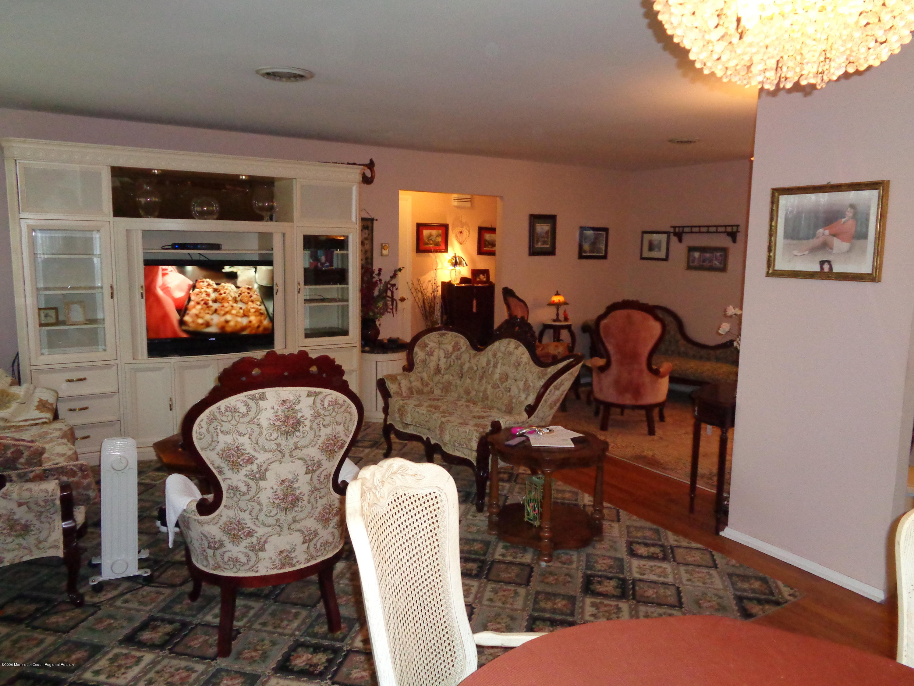 30 Hartford Road Whiting, NJ 08759 - Photo 10 of 16 30 Hartford Inside 018