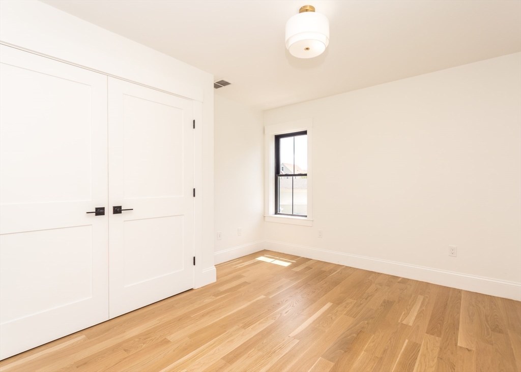 38 Hillcroft Road Waltham, MA 02452 - Photo 25 of 40