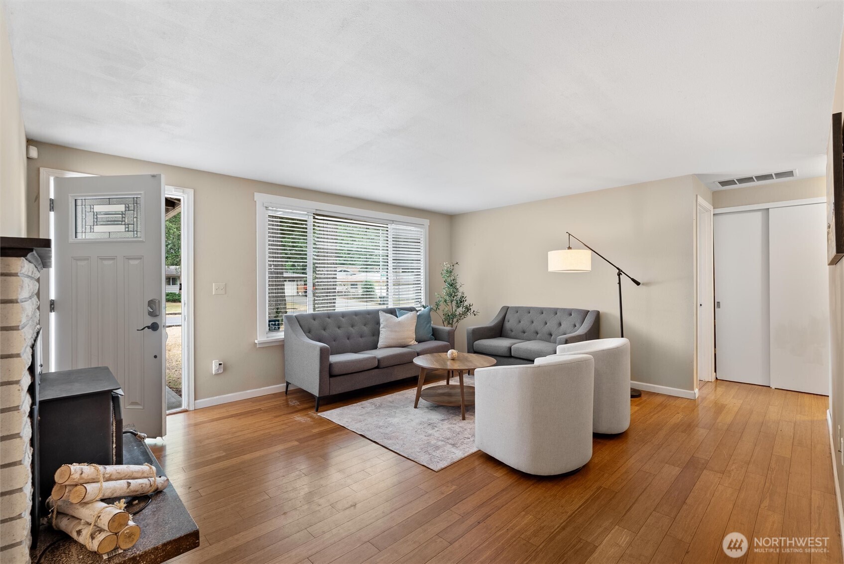 14116 Southeast 144th Street Renton, WA 98059 - Photo 5 of 35