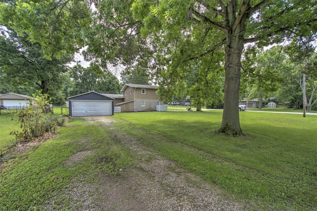 76 Valley Drive Decatur, IL 62526 - Photo 30 of 32
