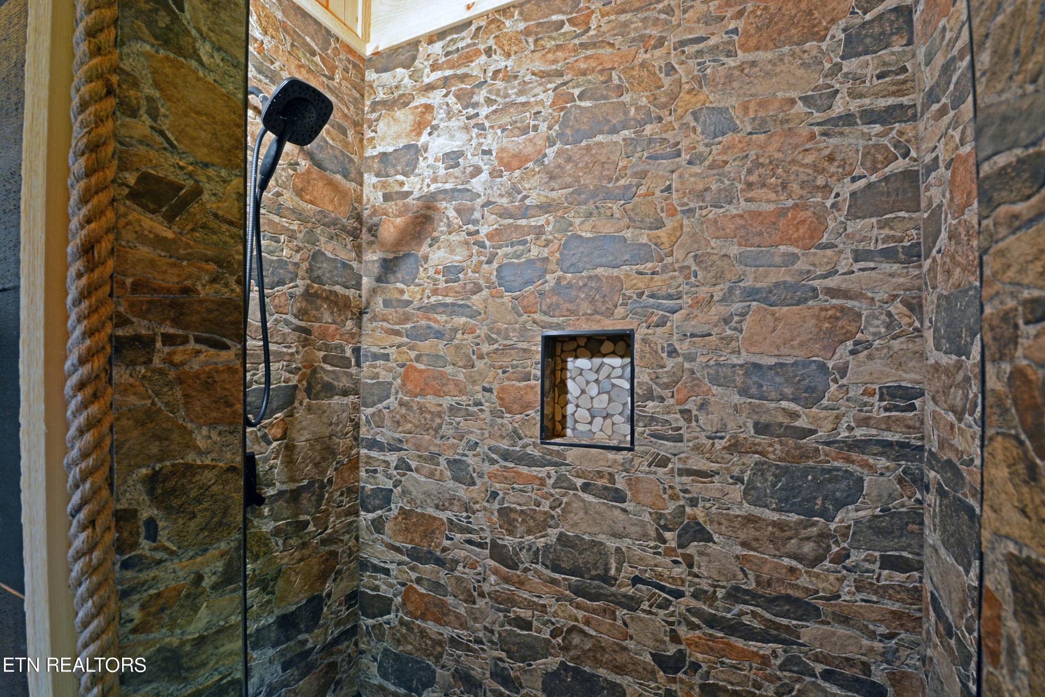 908 Bryan View Road Sevierville, TN 37862 - Photo 27 of 33 Gallery Image 27