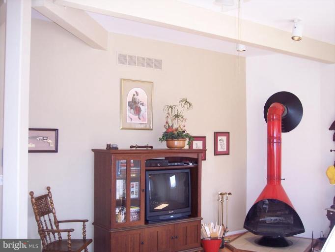 18500 Turkey Ridge Road Northeast Flintstone, MD 21530 - Photo 20 of 25 Interior wall of main lvl fam. rm