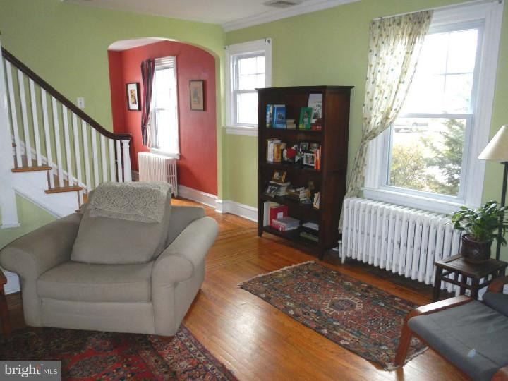 701 Blakeley Road Wallingford, PA 19086 - Photo 3 of 18 Living Room
