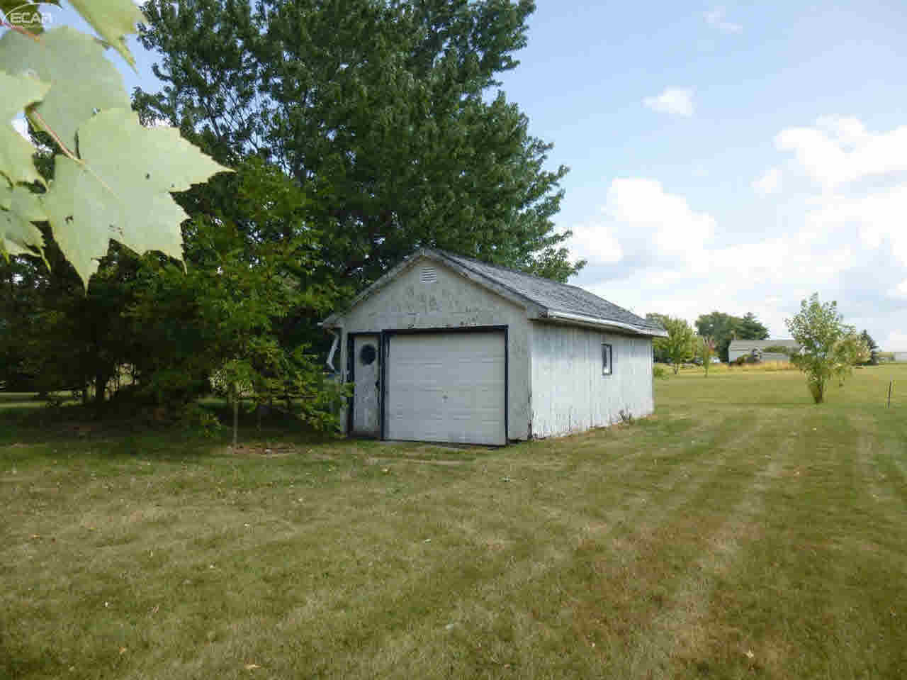 2425 South Durand Road Lennon, MI 48449 - Photo 6 of 25
