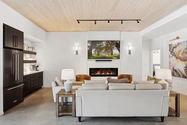 $895,000 | 1325 Highway 27, Ladysmith, WI 54848