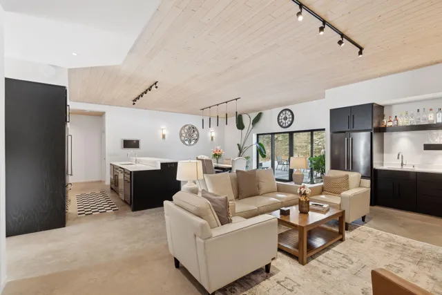 $895,000 | 1325 Highway 27, Ladysmith, WI 54848