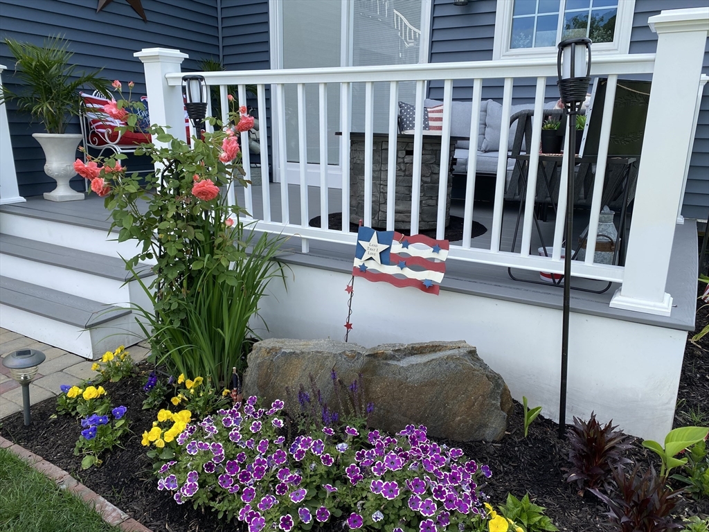 29 Bennett Street Hudson, MA 01749 - Photo 2 of 31