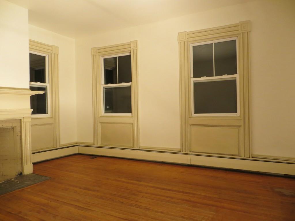 1132 Main Street Readfield, ME 04355 - Photo 8 of 26 Living room.
