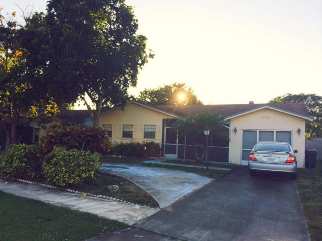 22781 Southwest 54th Way Boca Raton, FL 33433 - Photo 2 of 19 3