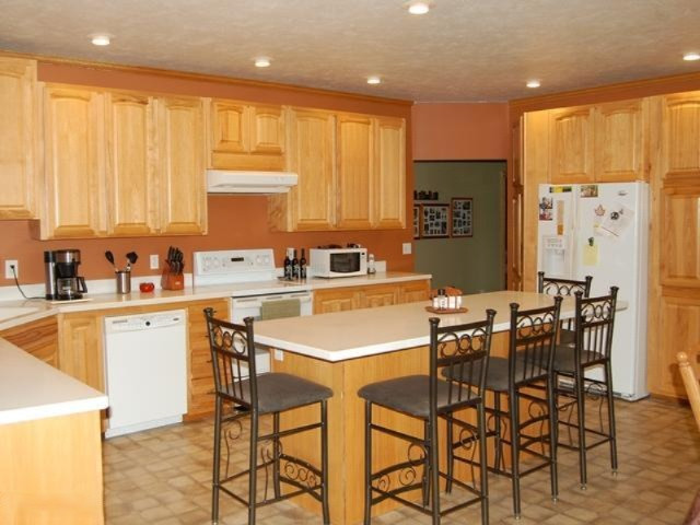 18586 Fillmore Road Stanwood, MI 49346 - Photo 3 of 32 3 Kitchen