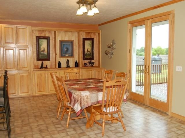 18586 Fillmore Road Stanwood, MI 49346 - Photo 6 of 32 6 Dining