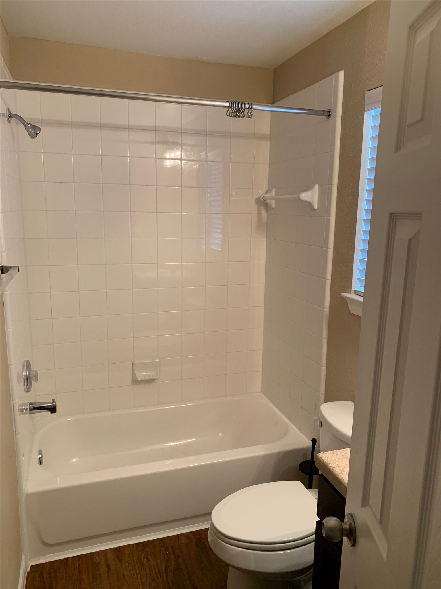 17038 Wilthorne Gardens Court Houston, TX 77084 - Photo 20 of 25 Secondary bath upstairs