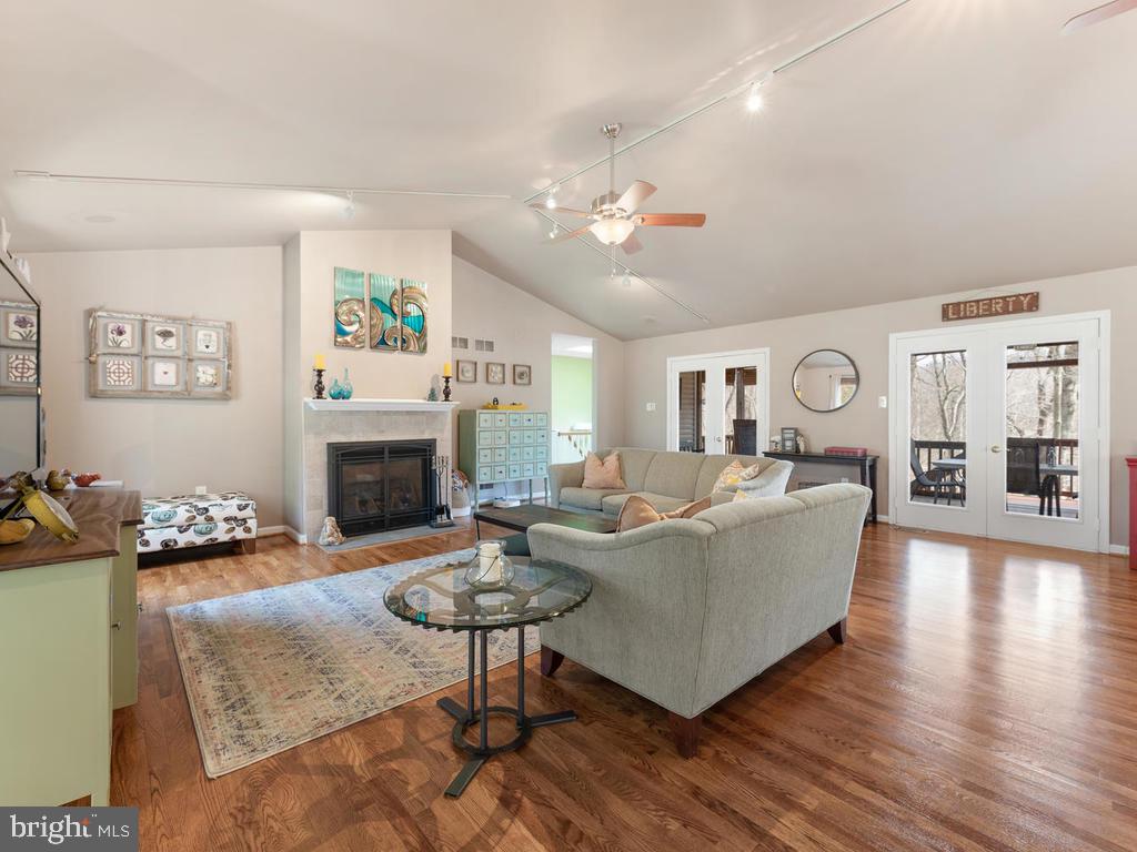 5319 Bartholow Road Sykesville, MD 21784 - Photo 12 of 65 Great room