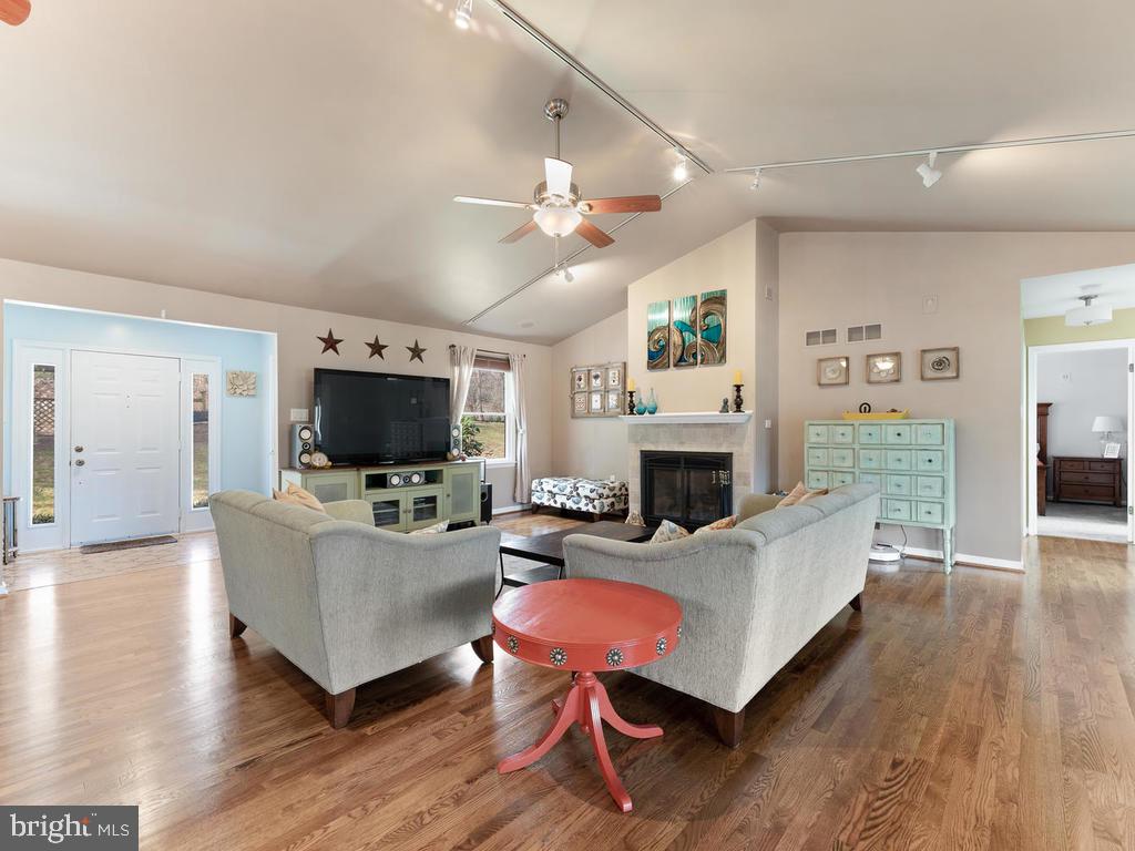 5319 Bartholow Road Sykesville, MD 21784 - Photo 14 of 65 Great room