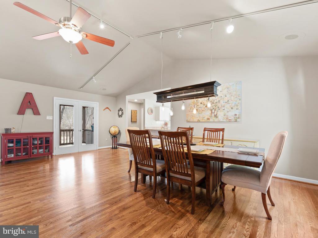 5319 Bartholow Road Sykesville, MD 21784 - Photo 20 of 65 Great room