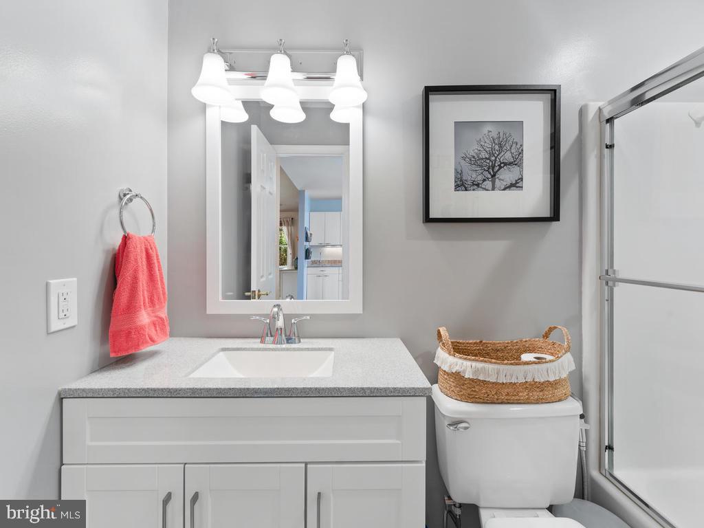 5319 Bartholow Road Sykesville, MD 21784 - Photo 32 of 65 Hall bathroom