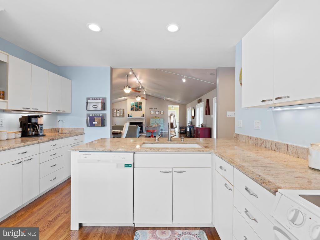 5319 Bartholow Road Sykesville, MD 21784 - Photo 9 of 65 Kitchen