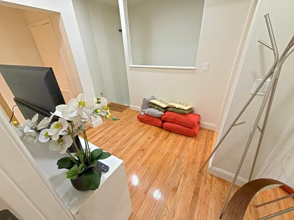 $3,500 | 130 West 8th Street, Unit 3, Boston, MA 02127